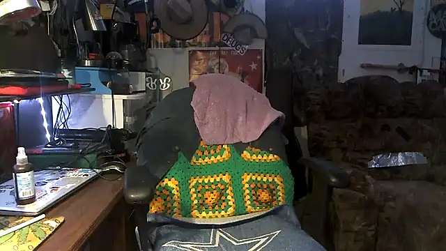 Snapshot of CloudDadddyyy420 chatting on September 23, 2025, 2:42 pm CloudDadddyyy420 online show from September 23, 2025, 2:42 pm