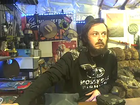 Snapshot of CloudDadddyyy420 chatting on October 17, 2025, 2:15 am CloudDadddyyy420 online show from October 17, 2025, 2:15 am