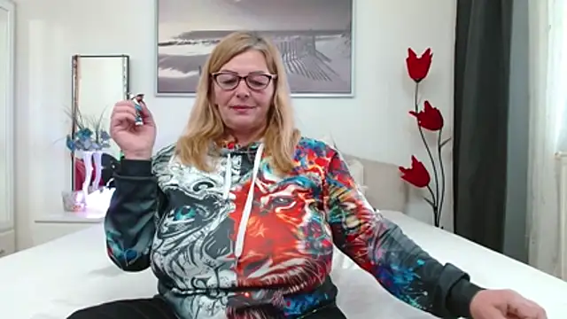 Snapshot of YulliaMilf chatting on February 27, 2026, 10:15 am YulliaMilf online show from February 27, 2026, 10:15 am