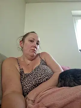 Wisie Cutie online show from March 13, 2025, 4:01 pm