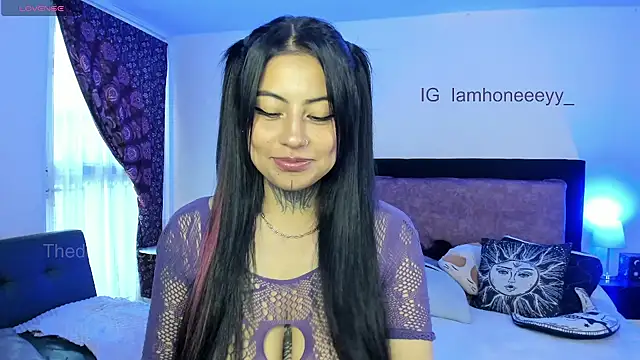 Snapshot of Thedollhoney chatting on February 21, 2026, 2:40 pm Thedollhoney online show from February 21, 2026, 2:40 pm