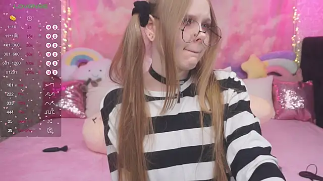 Snapshot of minx_g1rl chatting on January 17, 2025, 6:15 am minx g1rl online show from January 17, 2025, 6:15 am