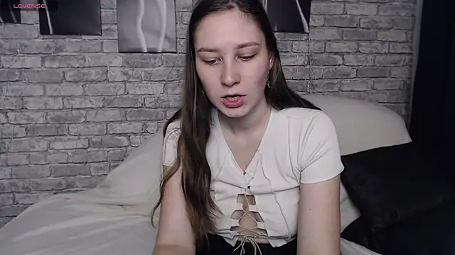 Snapshot of MollyBrams chatting on December 12, 2024, 12:33 pm MollyBrams online show from December 12, 2024, 12:33 pm