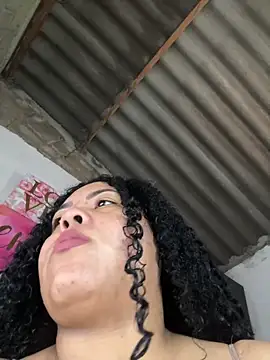 mia thonson  online show from April 6, 2026, 7:26 pm