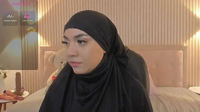 Snapshot of Sooffii_1 chatting on March 19, 2025, 5:19 am Sooffii 1 online show from March 19, 2025, 5:19 am