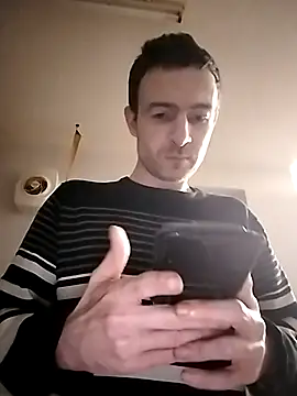 Snapshot of Erimyka chatting on March 9, 2026, 7:29 pm Erimyka online show from March 9, 2026, 7:29 pm