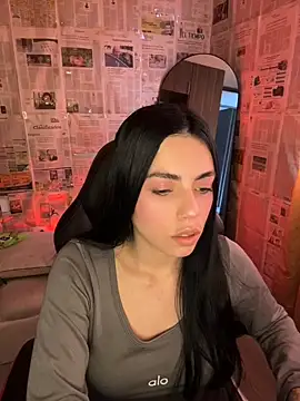 i am nina  online show from April 16, 2026, 9:04 pm