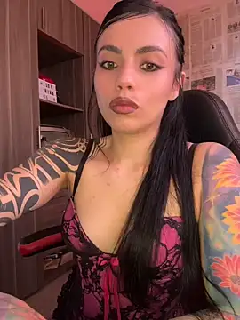 Snapshot of i_am_nina_ chatting on June 4, 2026, 8:04 pm i am nina online show from June 4, 2026, 8:04 pm