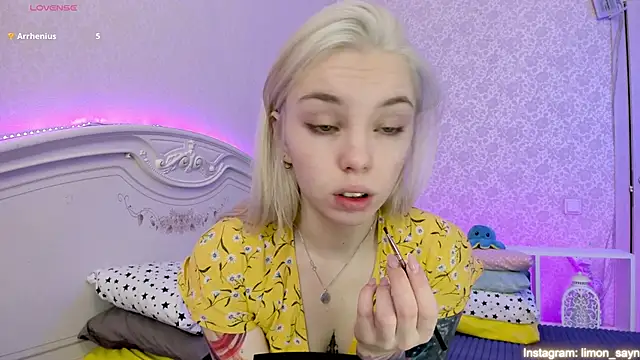 LillyMoure  online show from February 15, 2025, 12:15 am