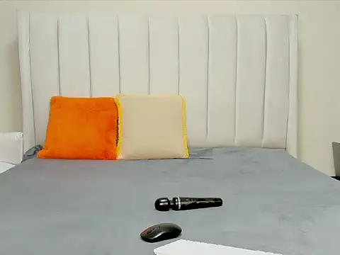  heavenlysent online show from September 20, 2025, 2:23 am