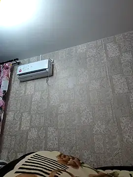 EffectFiona online show from February 18, 2025, 11:08 pm