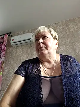 EffectFiona online show from September 26, 2025, 11:03 am