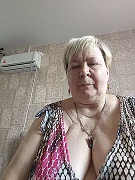 EffectFiona online show from March 18, 2026, 11:57 am