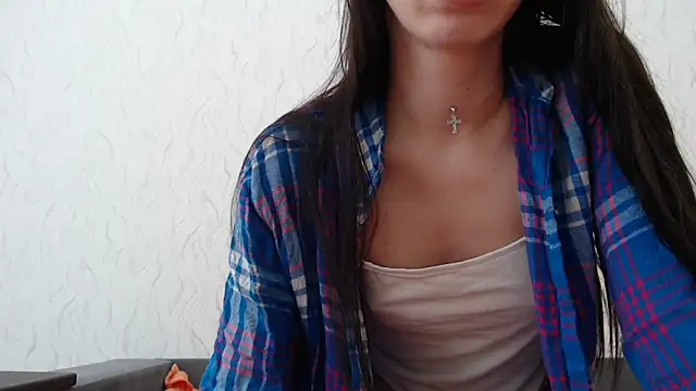 Snapshot of HoneyWiles chatting on February 19, 2025, 1:39 pm HoneyWiles online show from February 19, 2025, 1:39 pm