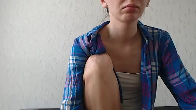 HoneyWiles online show from March 25, 2026, 2:12 pm