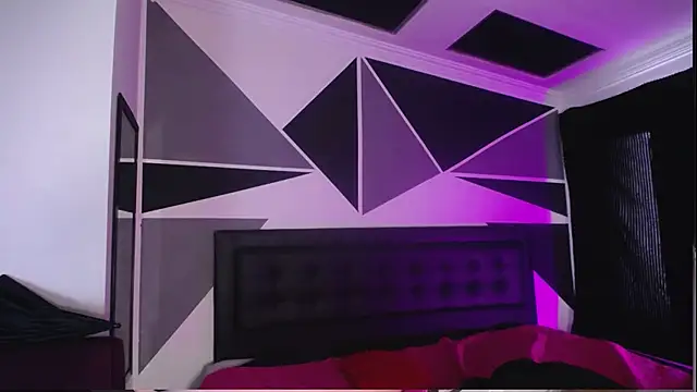 Miss Loise online show from February 7, 2025, 7:49 pm