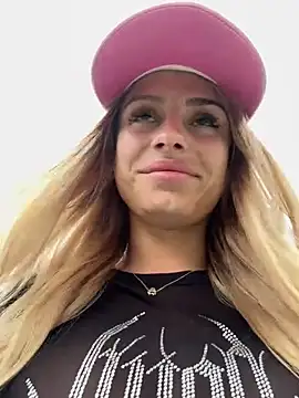 Snapshot of BritneyDimond chatting on December 22, 2024, 2:27 pm BritneyDimond online show from December 22, 2024, 2:27 pm