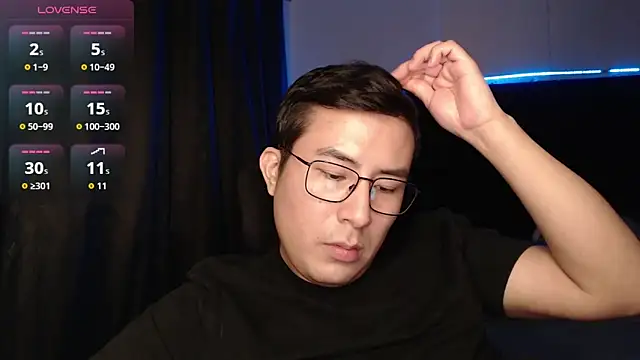 andrewmhilton  online show from November 27, 2025, 6:48 am