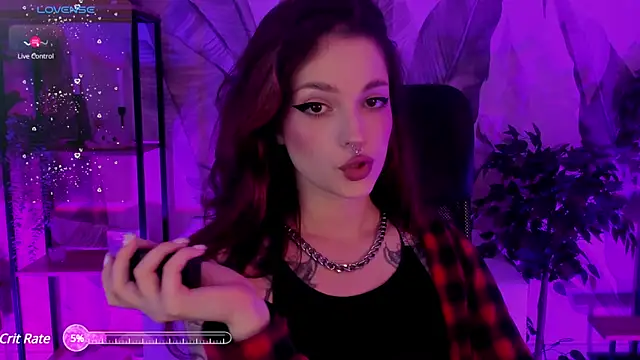 Snapshot of BratzieDarsie chatting on December 28, 2024, 8:05 am BratzieDarsie online show from December 28, 2024, 8:05 am