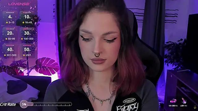 Snapshot of BratzieDarsie chatting on February 12, 2025, 11:40 am BratzieDarsie online show from February 12, 2025, 11:40 am