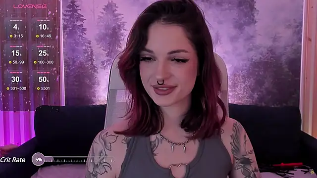 Snapshot of BratzieDarsie chatting on March 3, 2025, 8:27 am BratzieDarsie online show from March 3, 2025, 8:27 am