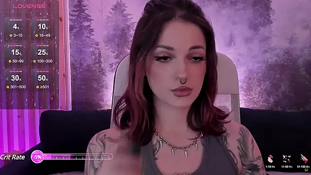 Snapshot of BratzieDarsie chatting on March 3, 2025, 11:44 am BratzieDarsie online show from March 3, 2025, 11:44 am