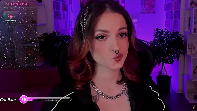 Snapshot of BratzieDarsie chatting on March 7, 2025, 11:51 am BratzieDarsie online show from March 7, 2025, 11:51 am