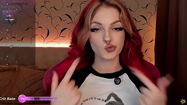 Snapshot of BratzieDarsie chatting on October 21, 2025, 8:59 am BratzieDarsie online show from October 21, 2025, 8:59 am