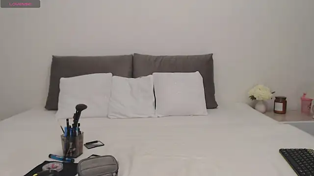 Kate001 online show from February 1, 2025, 5:39 am