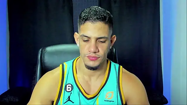 jhonnysnow17 online show from October 31, 2025, 5:52 am