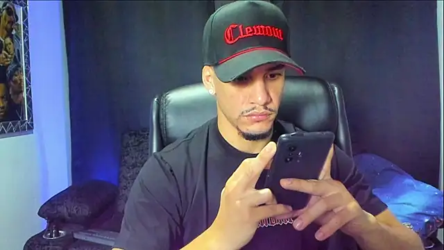 jhonnysnow17 online show from November 30, 2025, 1:09 am