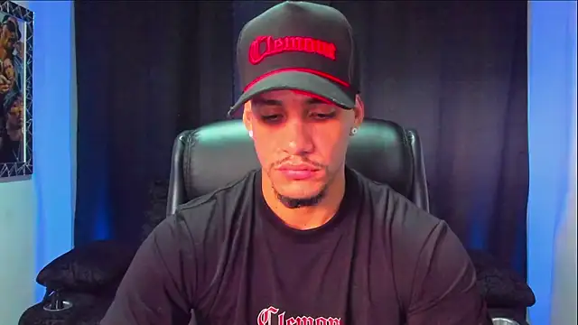 jhonnysnow17 online show from November 30, 2025, 9:41 pm