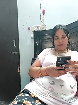 Poojabhabi101 online show from October 4, 2025, 5:16 am