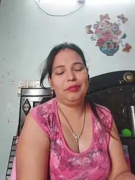 Poojabhabi101 online show from May 25, 2026, 5:24 am