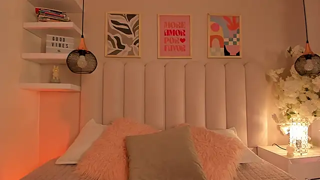 cute  cherry  online show from December 22, 2025, 8:17 pm