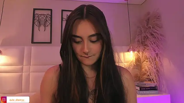 Snapshot of cute__cherry_ chatting on May 2, 2026, 4:17 am cute cherry online show from May 2, 2026, 4:17 am