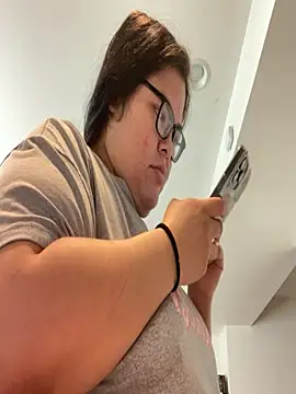 LiverandBrat77 online show from November 26, 2025, 5:58 pm