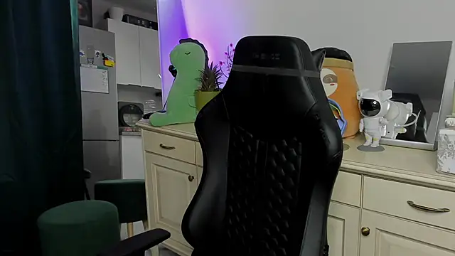 Vincent Strong online show from April 17, 2026, 9:23 am