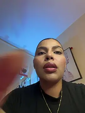 GigiiStone online show from February 19, 2026, 10:06 pm