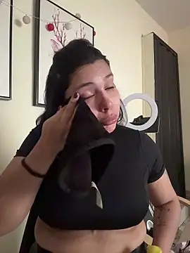 GigiiStone online show from April 21, 2026, 5:06 pm