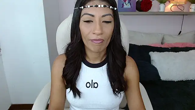 Snapshot of sofia_perez___ chatting on March 17, 2025, 10:28 pm sofia perez online show from March 17, 2025, 10:28 pm