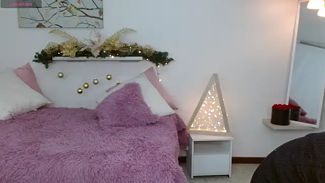 Snapshot of sofia_perez___ chatting on November 28, 2025, 9:28 pm sofia perez online show from November 28, 2025, 9:28 pm