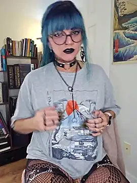 Snapshot of anyalikestosuck chatting on November 20, 2025, 8:52 pm anyalikestosuck online show from November 20, 2025, 8:52 pm