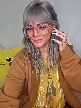 Snapshot of anyalikestosuck chatting on January 7, 2026, 1:57 pm anyalikestosuck online show from January 7, 2026, 1:57 pm