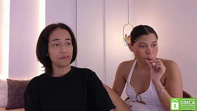 hot little bunny online show from October 29, 2025, 9:38 pm