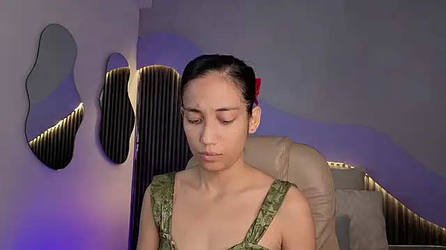 hot little bunny online show from March 22, 2026, 9:29 pm