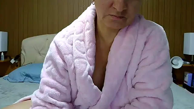 Snapshot of Kellynha_Sweet chatting on October 30, 2025, 12:23 am Kellynha Sweet online show from October 30, 2025, 12:23 am