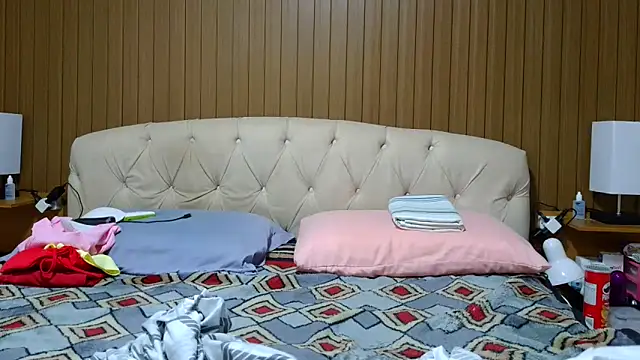 Snapshot of Kellynha_Sweet chatting on November 26, 2025, 10:44 pm Kellynha Sweet online show from November 26, 2025, 10:44 pm