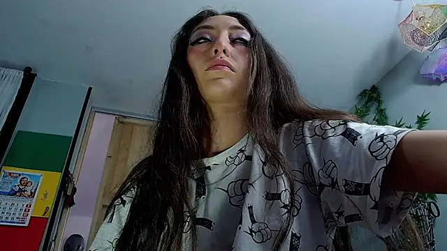 VickyJackson  online show from March 18, 2025, 4:59 pm