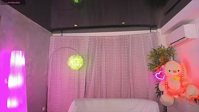 DanieleAida online show from April 14, 2026, 5:46 am